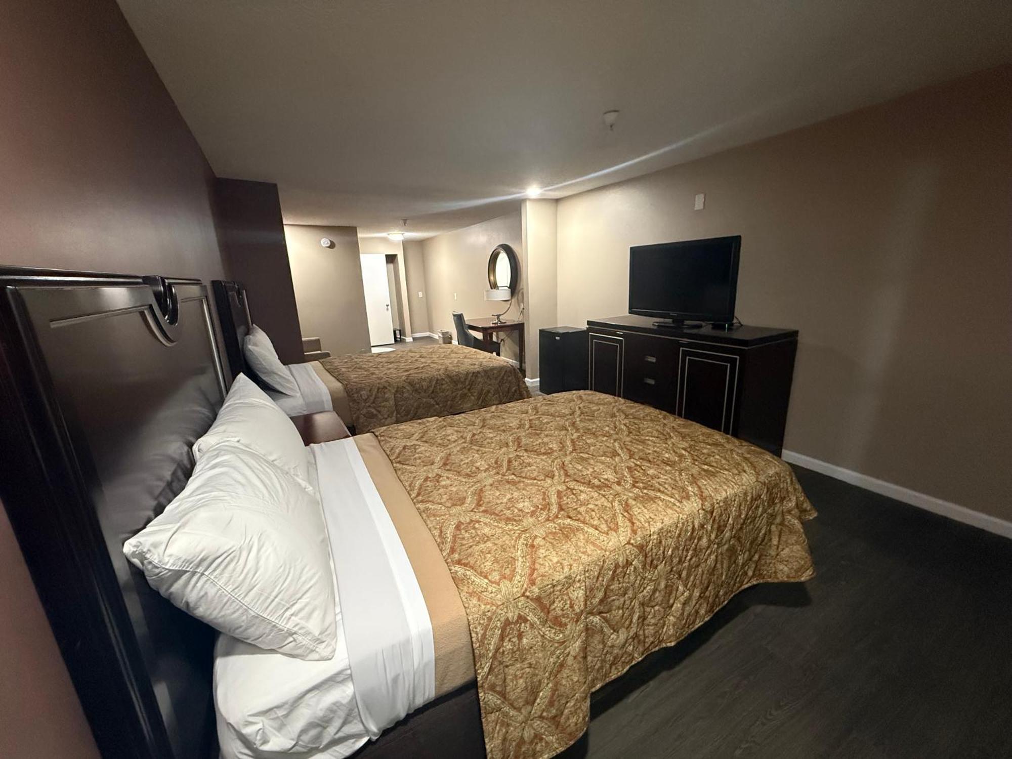 Magnolia Bay Hotel & Suites Джоунсбъроу Екстериор снимка