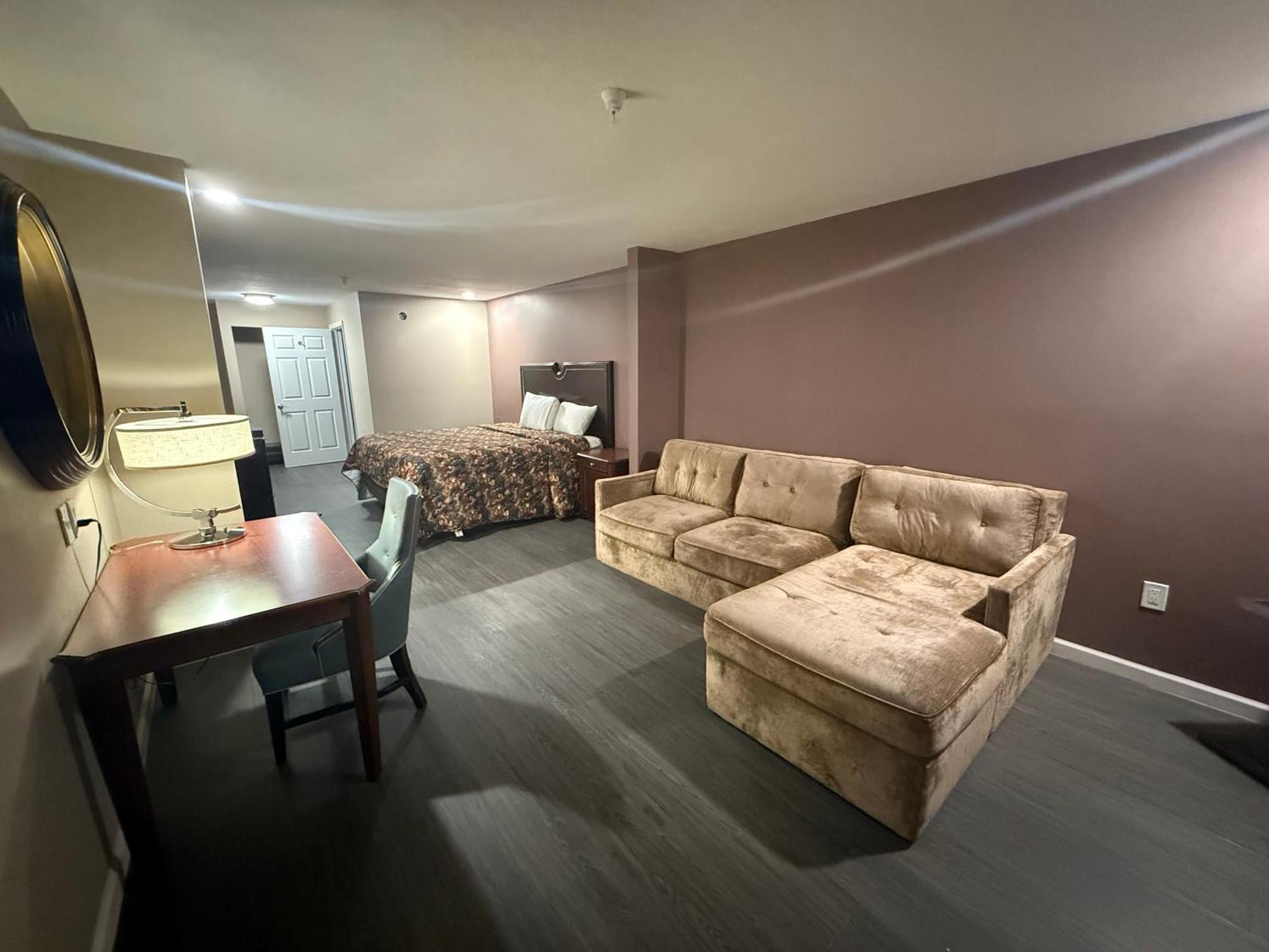Magnolia Bay Hotel & Suites Джоунсбъроу Екстериор снимка