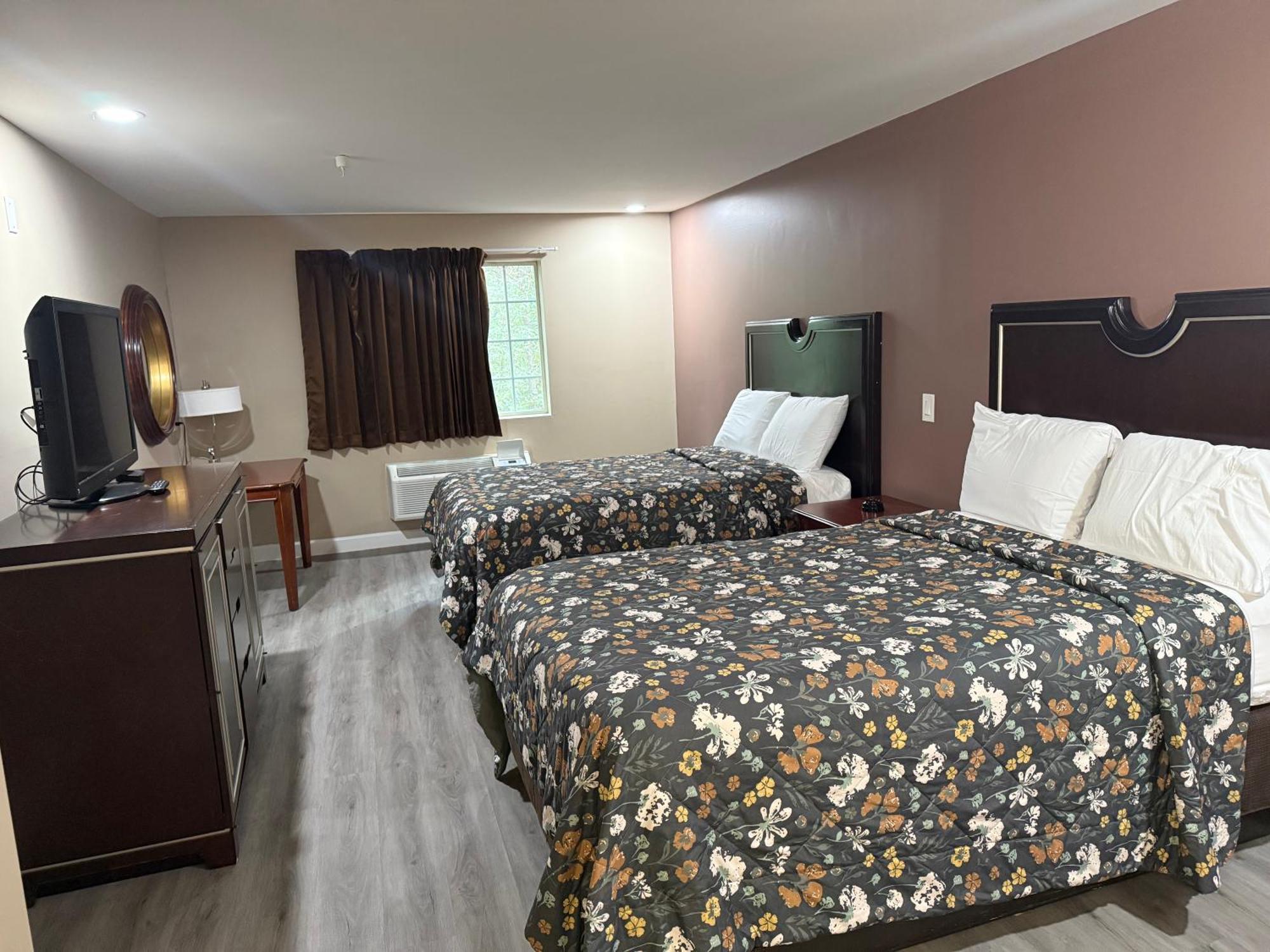 Magnolia Bay Hotel & Suites Джоунсбъроу Екстериор снимка